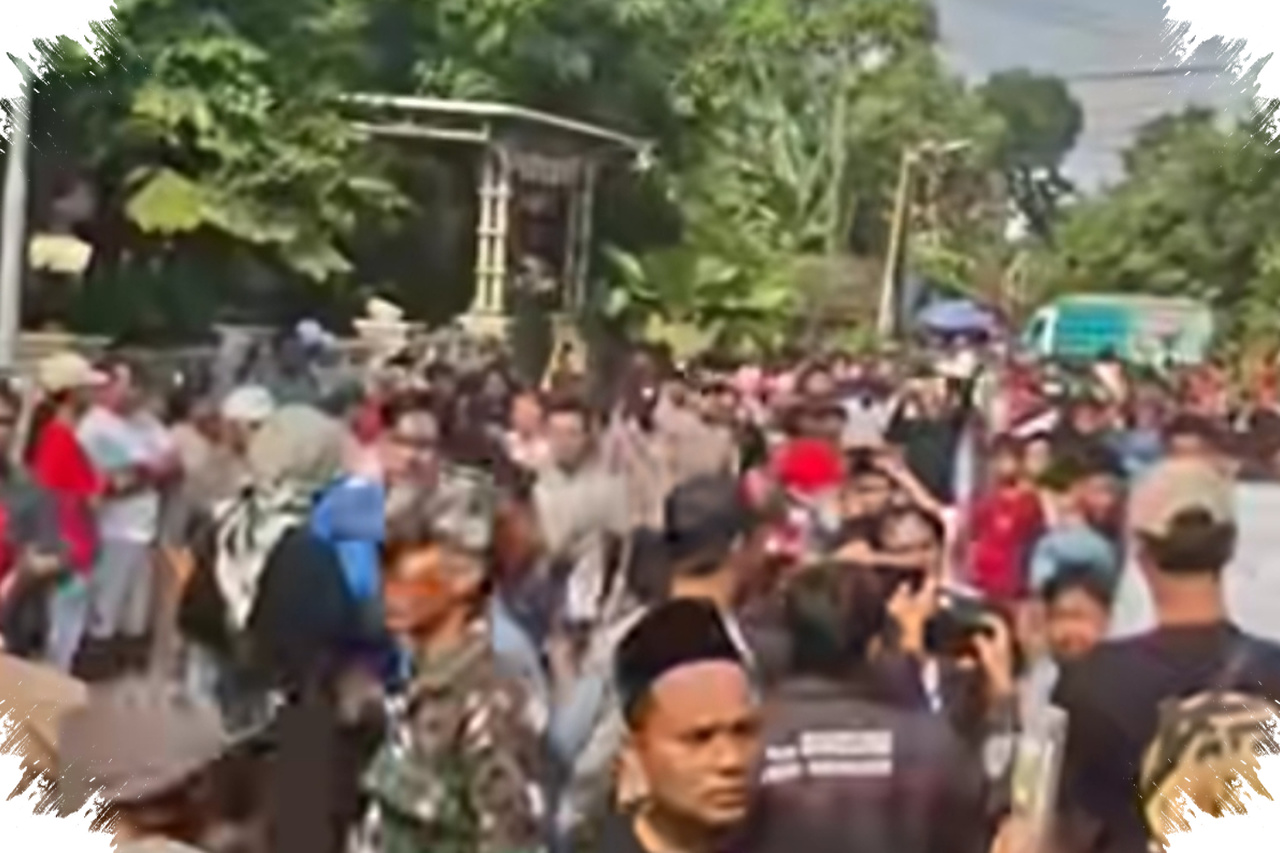 Puluhan Santriwati Diduga Dilecehkan, Ribuan Massa Kepung Ponpes di Pati