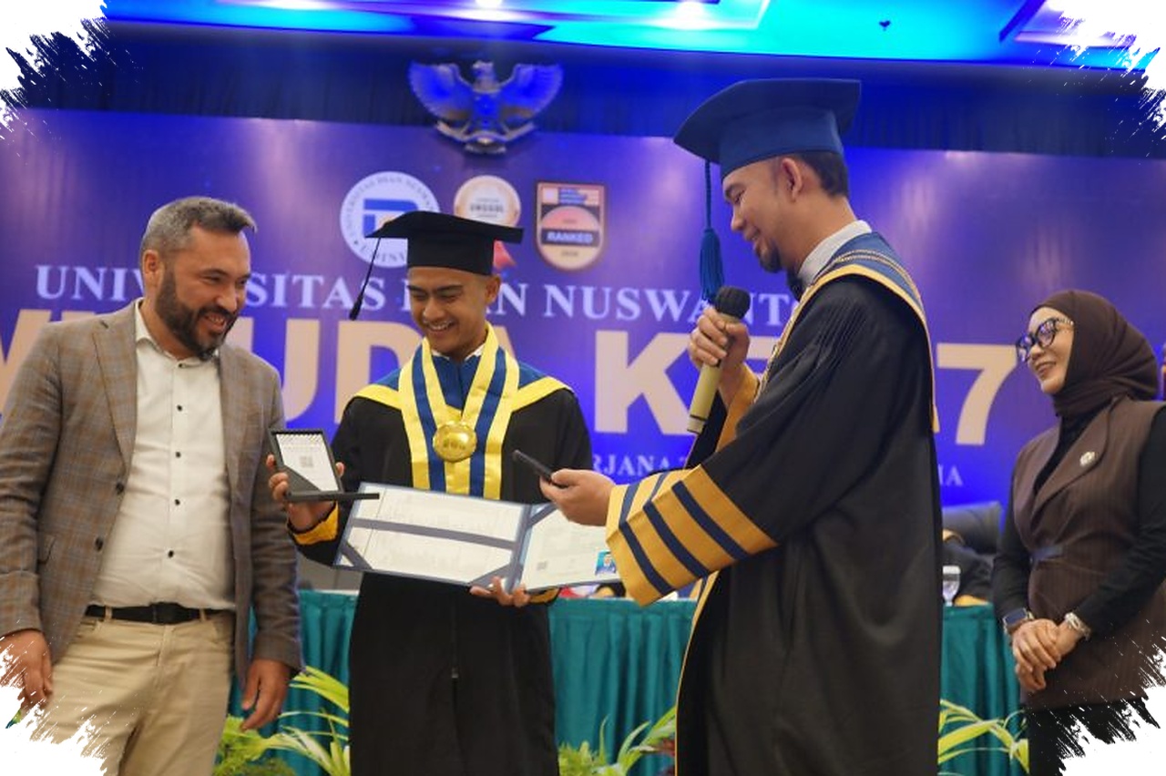 Pratama Arhan Resmi Sarjana, Ijazah Blockchain Udinus Buka Jalan Karier Global
