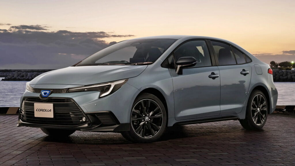 Toyota Rayakan 60 Tahun Corolla Dengan Active Sport Sedan Dan Touring Yang Lebih Sporty