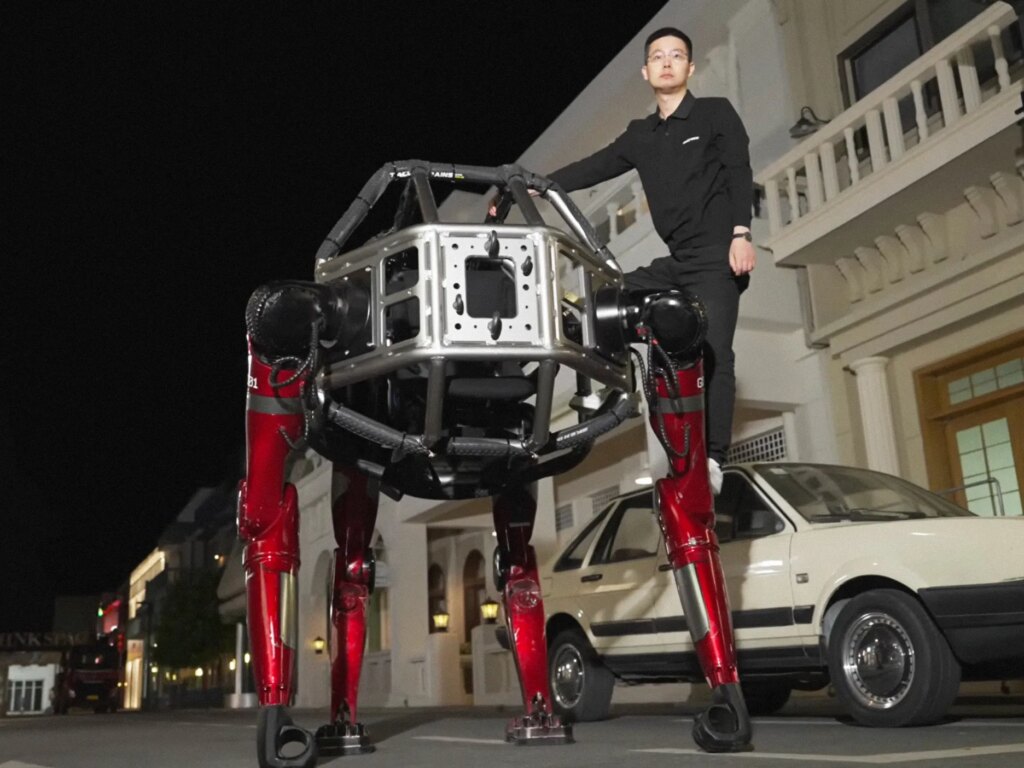 Unitree Pamer Mecha Raksasa yang Bisa Hancurkan Tembok, Pilot Manusia Ikut Naik Di Dalamnya