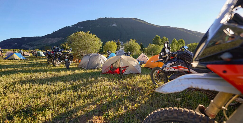 Mosko Moto Bawa Dusty Lizard Ke Taylor Park, Basecamp ADV Di Ketinggian 9.466 Kaki