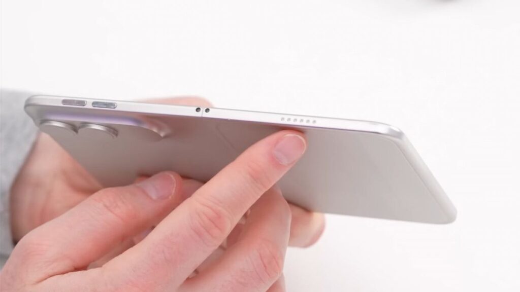 iPhone Lipat Apple Terancam Mundur, Engsel Jadi Batu Sandungan yang Sulit Ditaklukkan