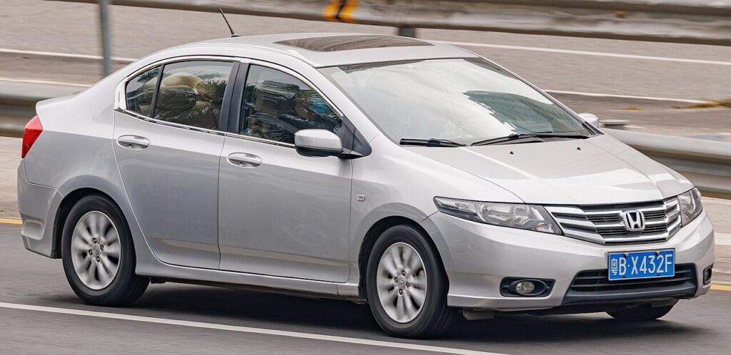 Honda City GM2 Masih Layak Dipinang, Sedan Irit dengan Kabin Lega dan Tampilan Modern