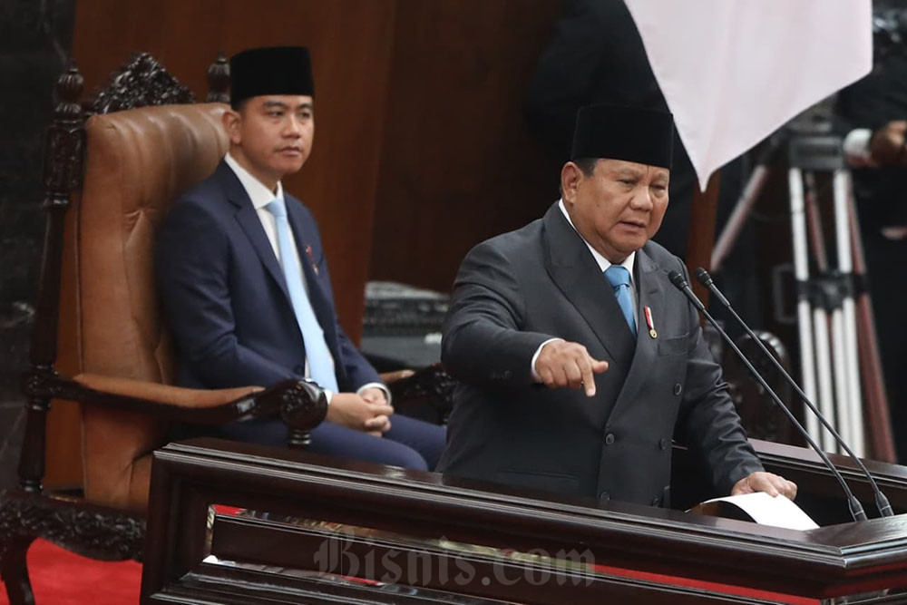 Momen Prabowo “Adu Tinju” dengan Daud Yordan, Sapa Hangat di Tengah Sidang Parlemen