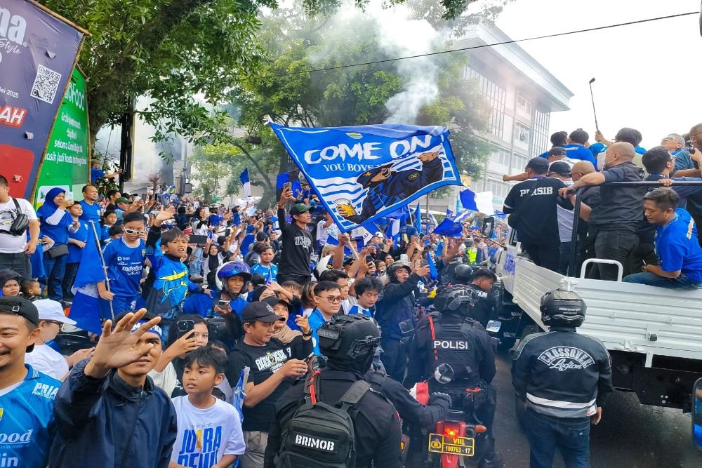 Juara di Depan Mata, Dedi Mulyadi Ingatkan Bobotoh Tak Nodai Kemenangan Persib