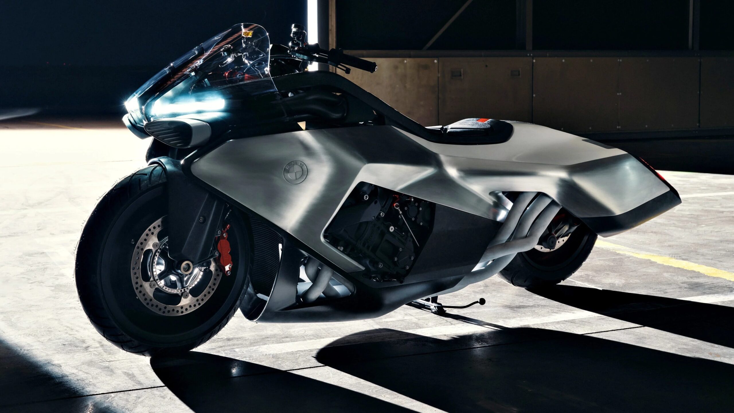 BMW Vision K18, Motor Enam Silinder BMW yang Terlihat Seperti Pesawat Supersonik