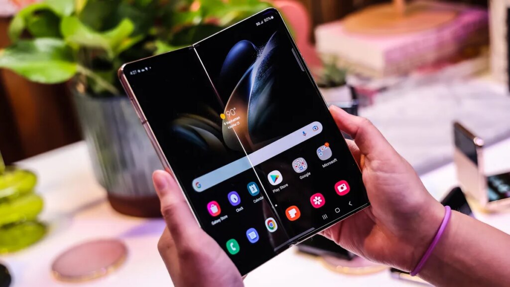 Samsung Siapkan Dua Foldable Sekaligus, Z Fold Wide Bikin Harga Lebih Ramah Kantong
