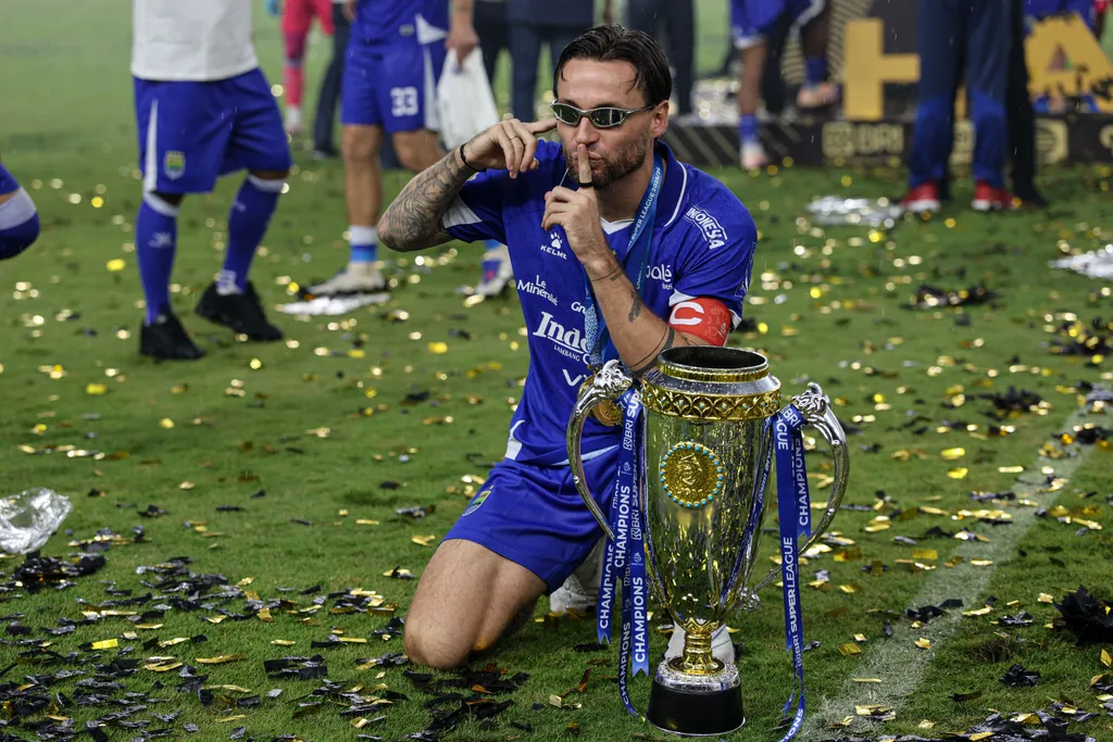 Marc Klok, Kapten Yang Menjaga Ritme Persib di Dalam dan Luar Lapangan