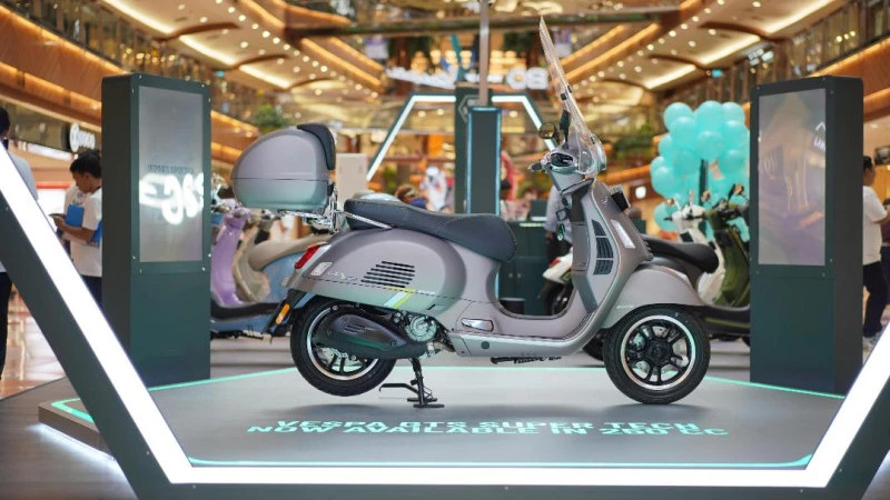 Vespa GTS Super Tech 250 Masuk Indonesia, Rp97 Juta untuk Mesin Baru dan Dasbor TFT 5 Inci