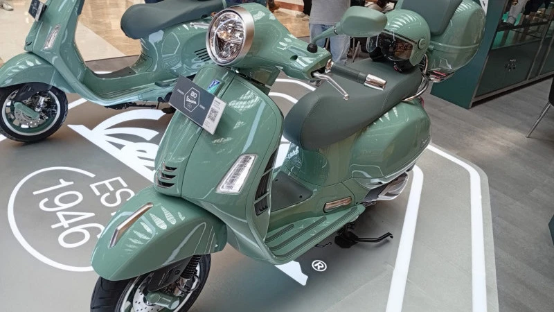 Vespa GTS 80th Anniversary Tampil Berbeda, Detail Warisan 1946 Ini Terasa Sangat Eksklusif