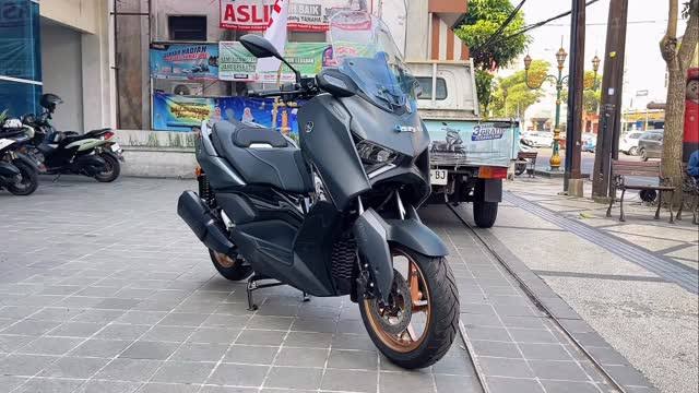 Yamaha XMAX 250 Vs Honda Forza 250, Sporty Agresif atau Elegan Nyaman yang Lebih Sulit Ditolak?