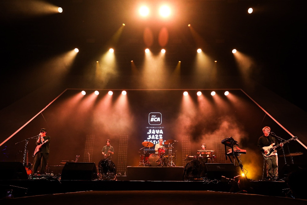 Wave To Earth Menguasai Teh Botol Hall, Antrean Panjang Warnai Hari Kedua Java Jazz