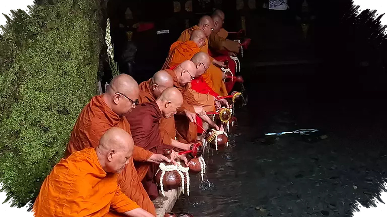 Air Berkah Di Umbul Jumprit, Jejak Kesucian Batin Umat Buddha Saat Waisak