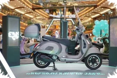 Vespa GTS Super Tech 250 Meluncur, Mesin Baru 250cc HPE Bawa Rasa Touring Premium