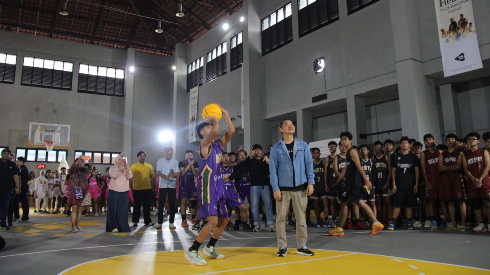 Hoops + Health Basket Festival Mengajar Anak Muda Sehat, Cerdas Finansial