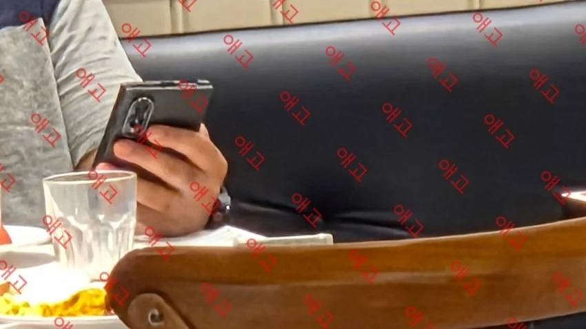 Galaxy Z Fold 8 Tertangkap di Dunia Nyata, Bodinya Terlihat Lebih Lebar dari Generasi Sebelumnya