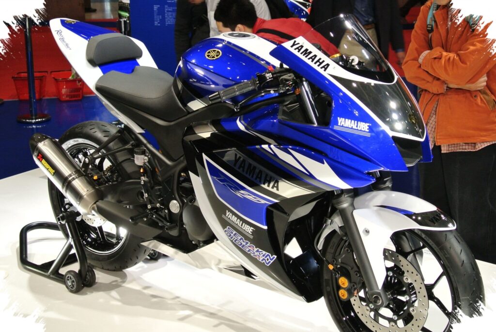 Yamaha R25 Tak Cuma Kencang, Fitur dan Handling-Nya Bikin Motor Sport Harian Terasa Naik Kelas