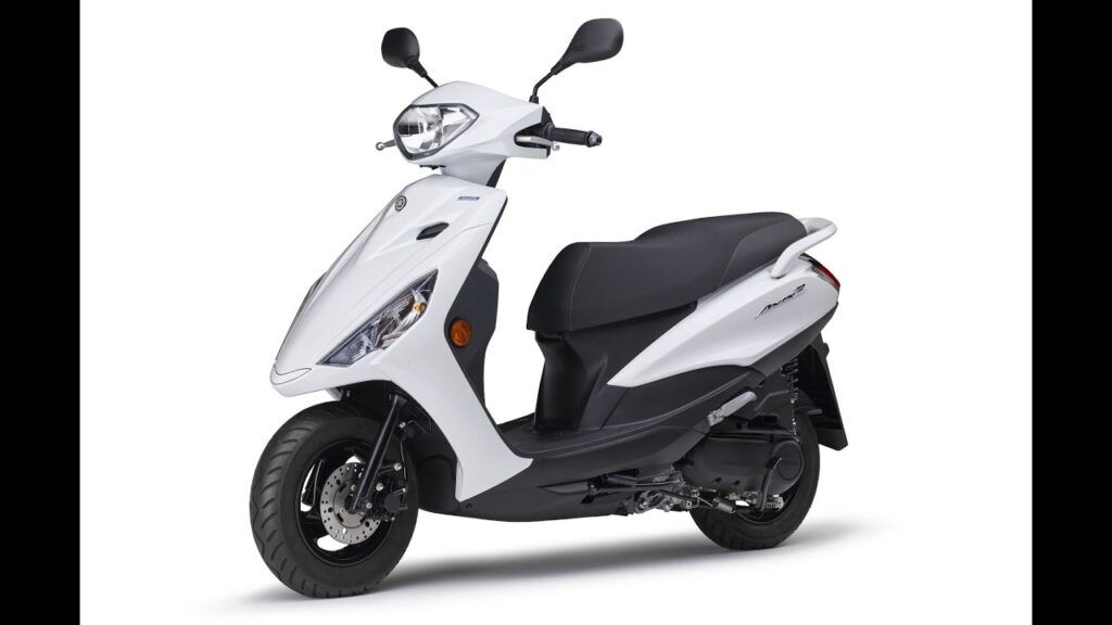 Yamaha Axis Z 2026 Ganggu Kelas Skutik Irit, Bagasi 37,5 Liter Malah Kalahkan NMAX