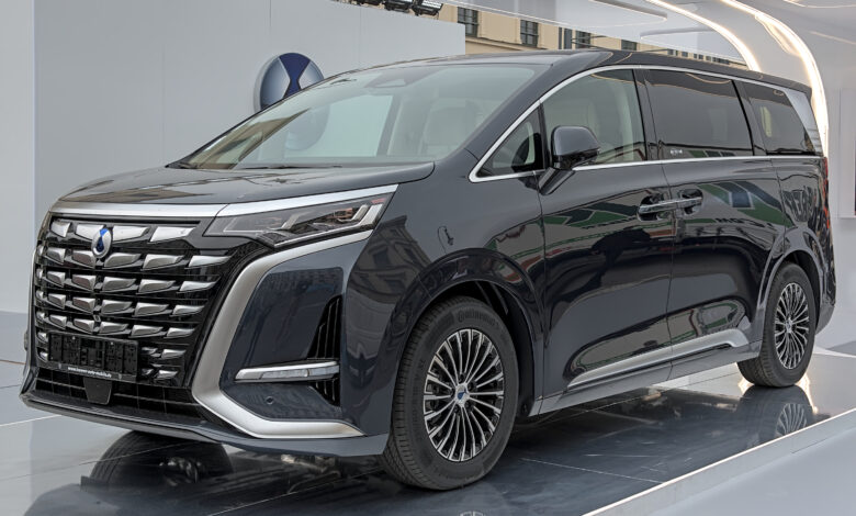 BYD Siapkan Chip Smart Driving Buatan Sendiri, Denza Jadi Panggung Perdana 2027