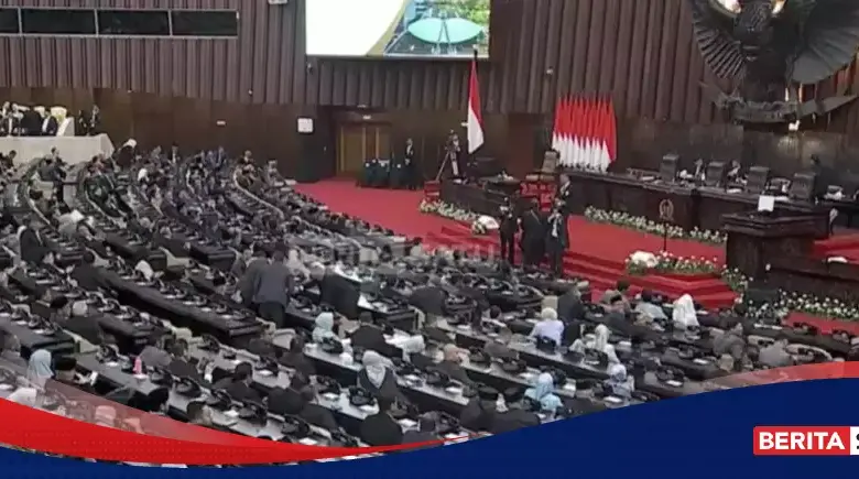 DPR Kunci Naturalisasi Mitchell Baker Dan Luke Anthony, Langkah Penentu Untuk Timnas?
