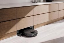 LG Pamer Robot Vacuum RONi, Uap 100°C Ganda Ini Sekaligus Bersihkan dan Jaga Dock Tetap Higienis