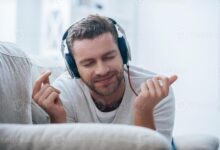 Mengapa Lagu Favorit Tak Pernah Membosankan, Ternyata Otak Kita Mengejar Rasa Aman