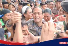 Tangis Nadiem Pecah Usai Divonis 10 Tahun, Dukungan Pendukung Iringi Langkahnya Keluar Sidang