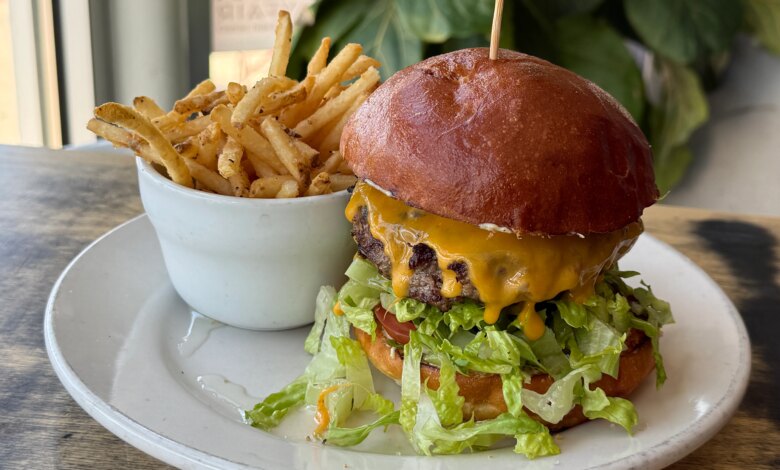 AI Baru Ini Meracik Burger Ideal, Tiga Ukuran yang Bikin Burger Klasik Tertinggal