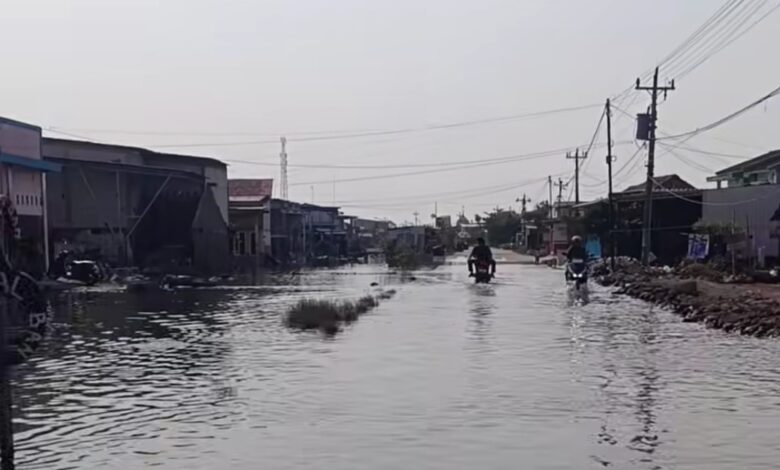 Jawa Tengah Dipagari Rob dan Angin Kencang, Pagi Pesisir Siaga Penuh