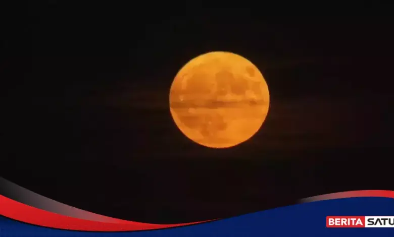 Strawberry Moon Masih Terlihat Malam Ini, Purnama Terang yang Ternyata Micromoon