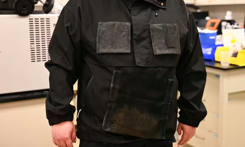 Jaket Ini Bisa Menyedot Air Minum Dari Udara, Solusi Aneh Yang Nyaris Jadi Nyata