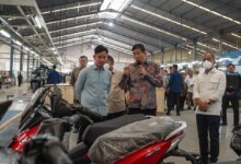 Gibran Tinjau Pabrik United E-Motor, Dorong Akselerasi Ekosistem EV Nasional