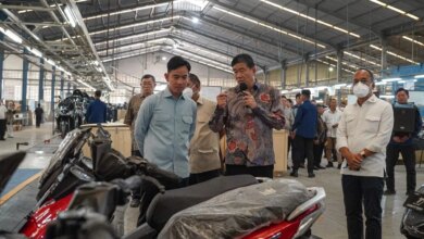 Gibran Tinjau Pabrik United E-Motor, Dorong Akselerasi Ekosistem EV Nasional