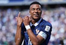 Mbappe Menempel Messi di Puncak, Perburuan Sepatu Emas Makin Ketat