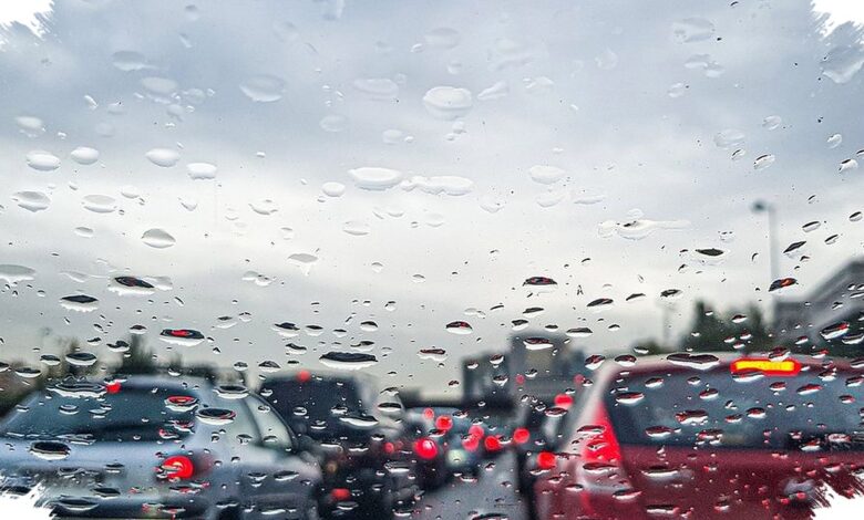 Libur Sekolah Bikin Bensin Cepat Habis, 8 Cara Ini Bisa Menahan Boros saat Macet