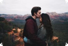 5 Tanda Introvert Sedang Jatuh Cinta, Lebih Terbuka Hingga Berubah Sangat Canggung