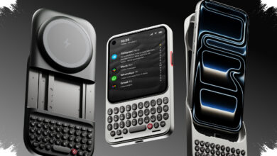 Ponsel Kompak Dengan Keyboard Ini Punya Trik Tersembunyi, Cover Belakang Mudah Dibuka
