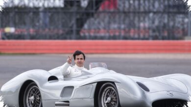 Toto Wolff Tiba Di Silverstone Dengan Mercedes Klasik Langka, Aura Mewahnya Langsung Menyita Perhatian