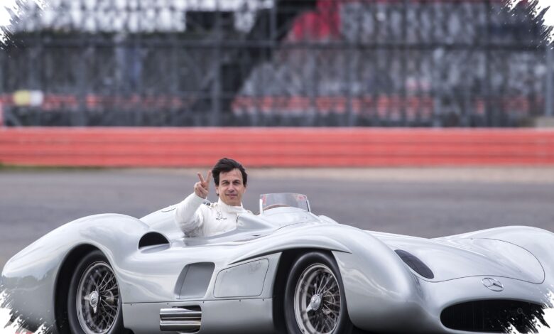 Toto Wolff Tiba Di Silverstone Dengan Mercedes Klasik Langka, Aura Mewahnya Langsung Menyita Perhatian