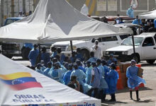 Di Morgue Darurat Venezuela, Keluarga Bertahan Menatap Foto Jenazah Orang Terkasih Setelah Gempa