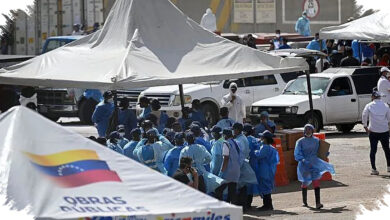 Di Morgue Darurat Venezuela, Keluarga Bertahan Menatap Foto Jenazah Orang Terkasih Setelah Gempa