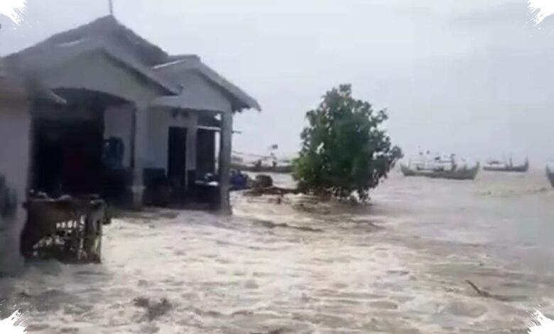 Anak Pesisir Menanggung Harga Pembangunan Yang Abai Iklim, Pantura Jawa Kian Tenggelam