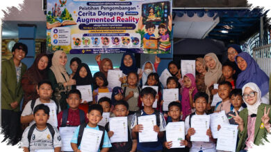 PKM EDU UPN Veteran Jatim Latih Anak Rumah Baca Riang Menulis Dongeng AR, Literasi Dan Karakter Bertemu Teknologi