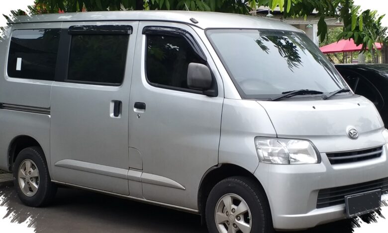 Suzuki Carry Minivan Vs Daihatsu Gran Max, Selisih Hematnya Kecil Tapi Efeknya Besar Buat Usaha