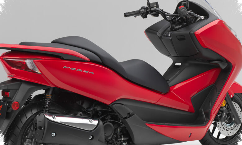 Honda Forza Terasa Mewah dan Nyaman, Tapi Bobot Besar dan Harga Premiumnya Perlu Dipikirkan