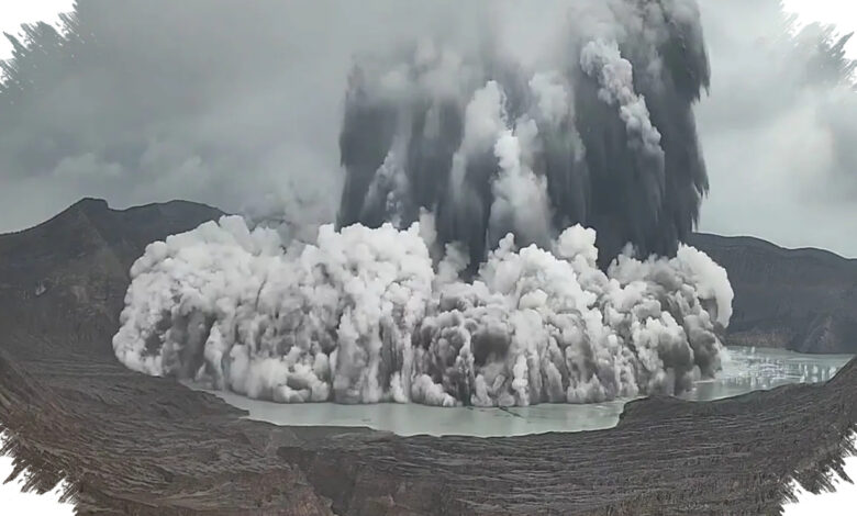Gunung Taal Filipina Erupsi Freatomagmatik, Abu dan Uap Sembur 1.200 Meter ke Langit