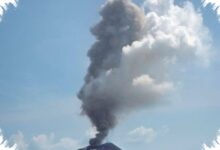 Gunung Anak Krakatau Naik Status Siaga, Wisatawan Wajib Tahan Langkah di Zona Ini