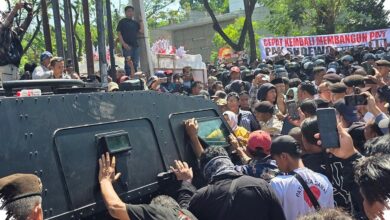 Sidang Sudewo Di Ambang Ricuh, Pengadilan Siapkan Opsi Daring Jika Massa Tak Tertib