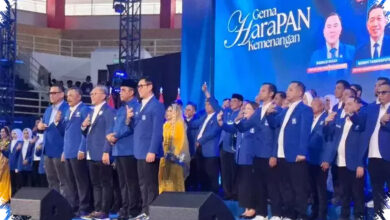 Zulhas Lantik Pengurus PAN Sulteng, Tekankan Partai Harus Hadir di Rahim Rakyat