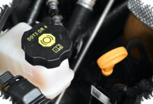 Pedal Rem Terasa Makin Dalam, Ini Tanda Minyak Rem Mobil Bekas Harus Dikuras Total